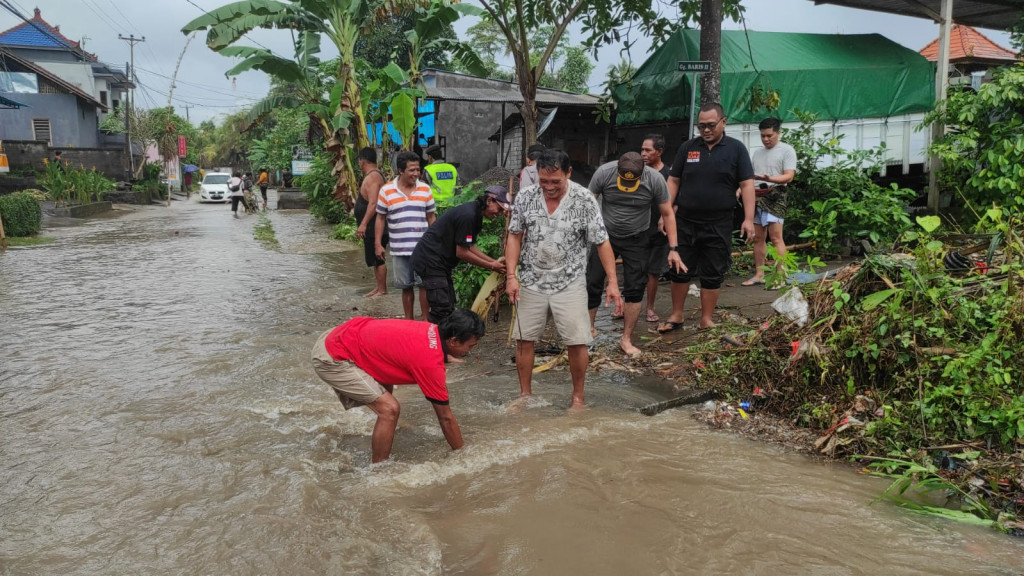Banjir di Banjar Gunung, Desa Abiansemal, Kecamatan Abiansemal Tanggal 11 Juli 2022